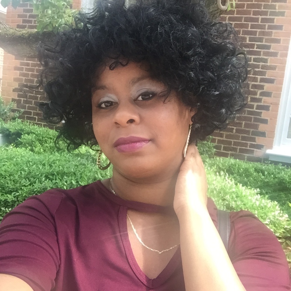 Meet your Posher, Kendra